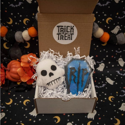 Halloween Gift Box with Plush and Coffin Bath Bomb - Oily BlendsHalloween Gift Box with Plush and Coffin Bath Bomb