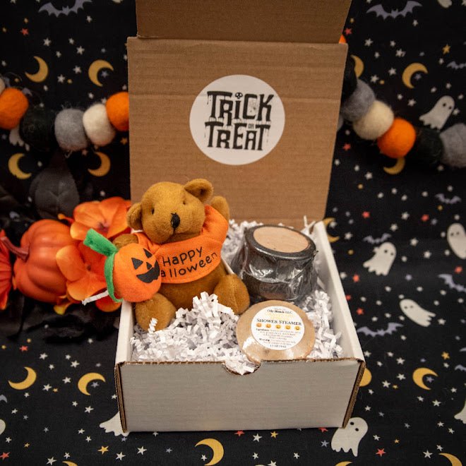 Halloween Gift Box with Plush, Cauldron and Shower Steamer - Oily BlendsHalloween Gift Box with Plush, Cauldron and Shower Steamer
