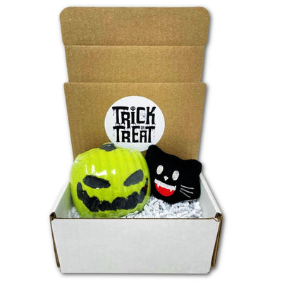 Halloween Gift Box with Plush and Jack O Lantern Bath Bomb - Oily BlendsHalloween Gift Box with Plush and Jack O Lantern Bath Bomb
